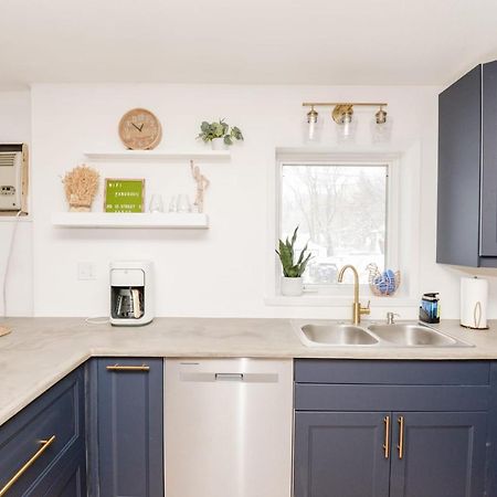 New Remodeled Townhome In Central Фарго Экстерьер фото